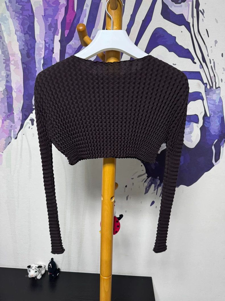 Issey Miyake ISSEY MIYAKE Pleated Cropped Long Sleeve Top Size US S / EU 44-46 / 1 - 3 Thumbnail