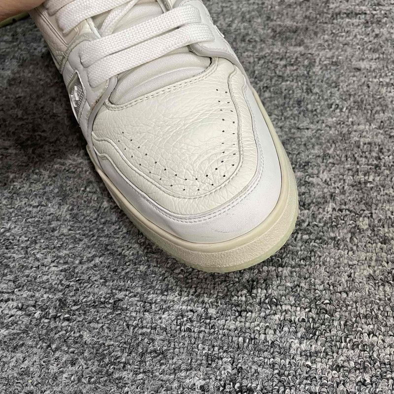 Louis Vuitton Louis Vuitton White Leather Trainer Low-Top Sneakers 0079 Size US 8 / EU 41 - 8 Thumbnail