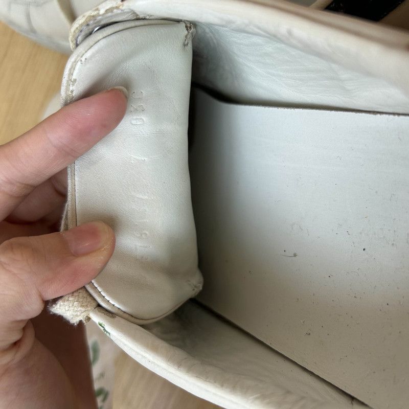 Gucci Gucci Ace Blade Sneakers in White 0079 Size US 8 / EU 41 - 5 Thumbnail