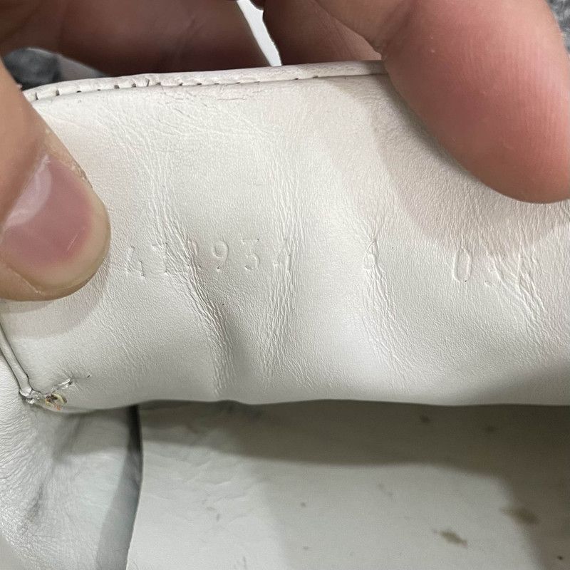 Gucci Gucci Leather Casual Fashion Sneakers in White 0079 Size US 7.5 / EU 40-41 - 5 Thumbnail