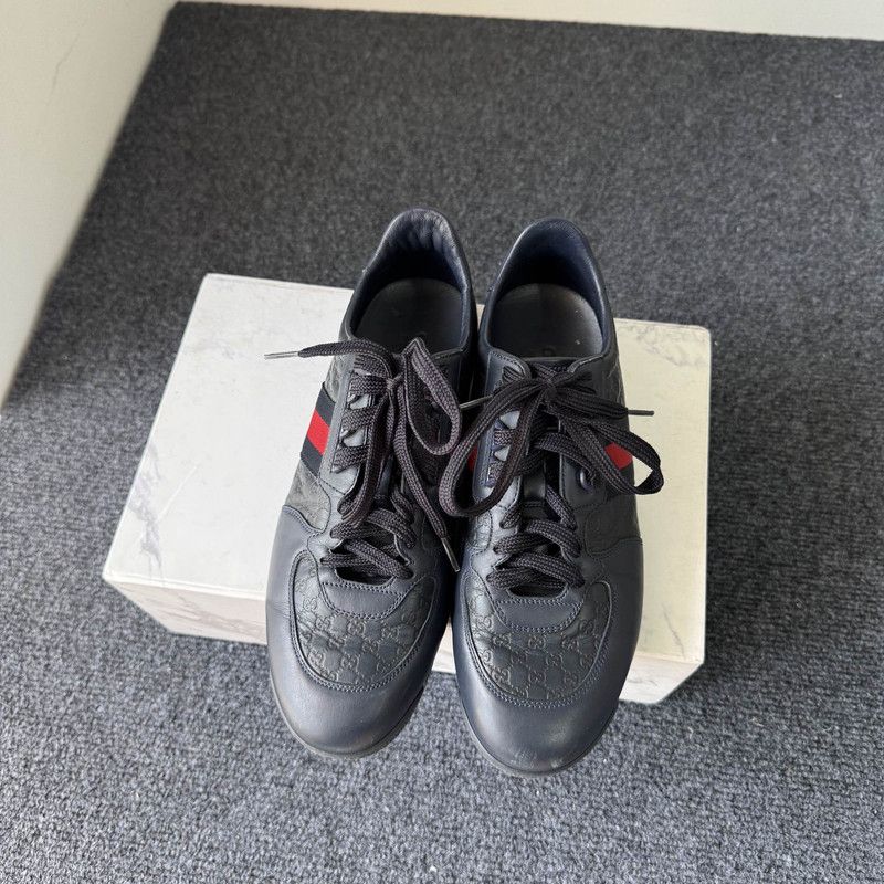 Gucci Gucci Low-Top Casual Sneakers with Red Stripe 0079 Size US 8 / EU 41 - 2 Thumbnail
