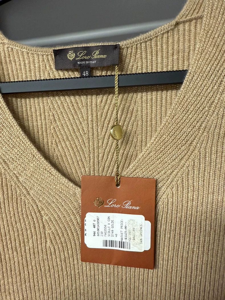 Loro Piana Loro Piana Beige V-Neck Cashmere Sweater Size US M / EU 48-50 / 2 - 2 Thumbnail