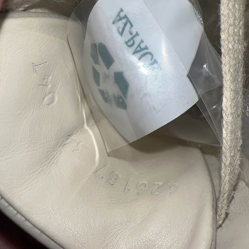 Gucci Gucci GG Canvas White Low-Top Sneakers 0079 Size US 4 / IT 34 - 5 Thumbnail