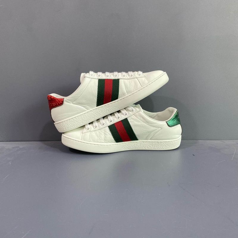 Gucci Gucci ACE Embroidered Fashion Sneakers for Women 0079 Size US 5 / IT 35 - 9 Thumbnail
