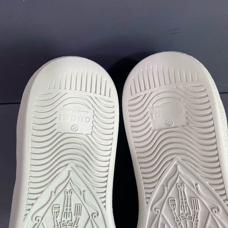 Gucci Gucci ACE Embroidered Fashion Sneakers for Women 0079 Size US 5 / IT 35 - 6 Thumbnail