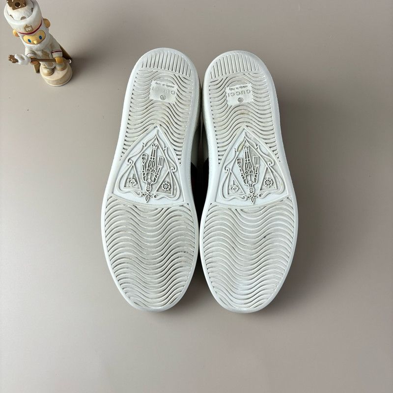 Gucci Gucci Ace Low-Top Sneakers with Bee Design 0079 Size US 5 / IT 35 - 7 Thumbnail