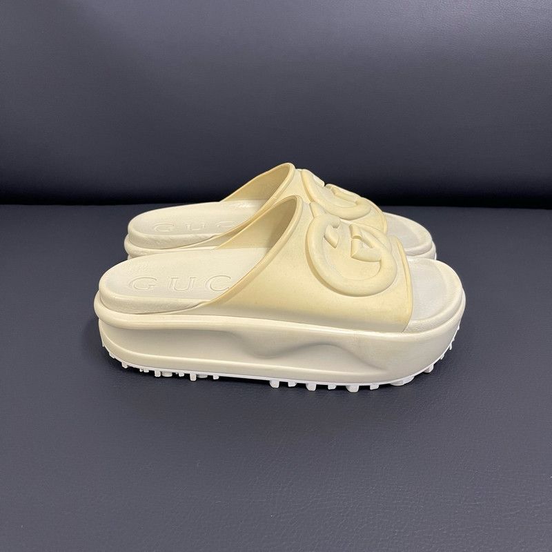 Gucci Gucci Interlocking Rubber Platform Slide Sandals 0079 Size US 5 / IT 35 - 6 Thumbnail
