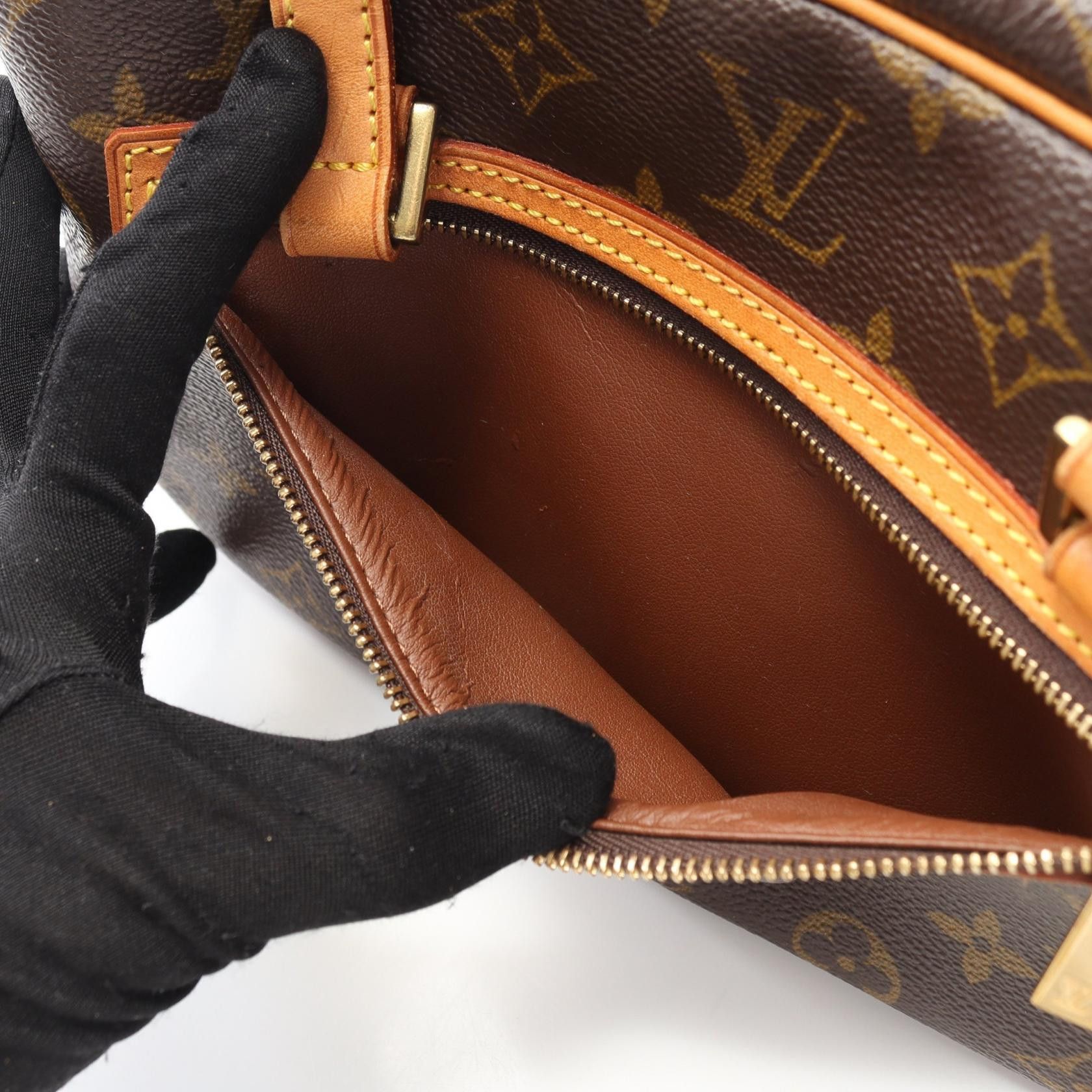 Louis Vuitton Louis Vuitton Louis Vuitton Cite MM Monogram Shoulder Bag Canvas Shoulder Bag M51182 Size ONE SIZE - 9 Thumbnail