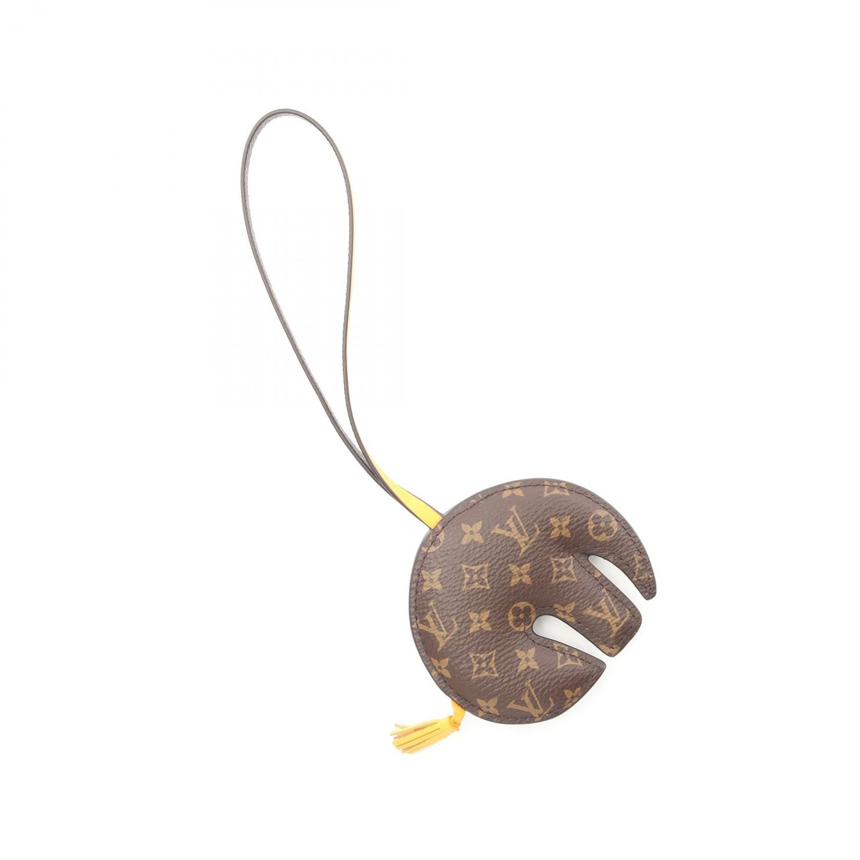 Louis Vuitton Louis Vuitton Louis Vuitton LV Elephant Tope Leather PVC Charm Canvas Charm M02384 Size ONE SIZE - 2 Thumbnail