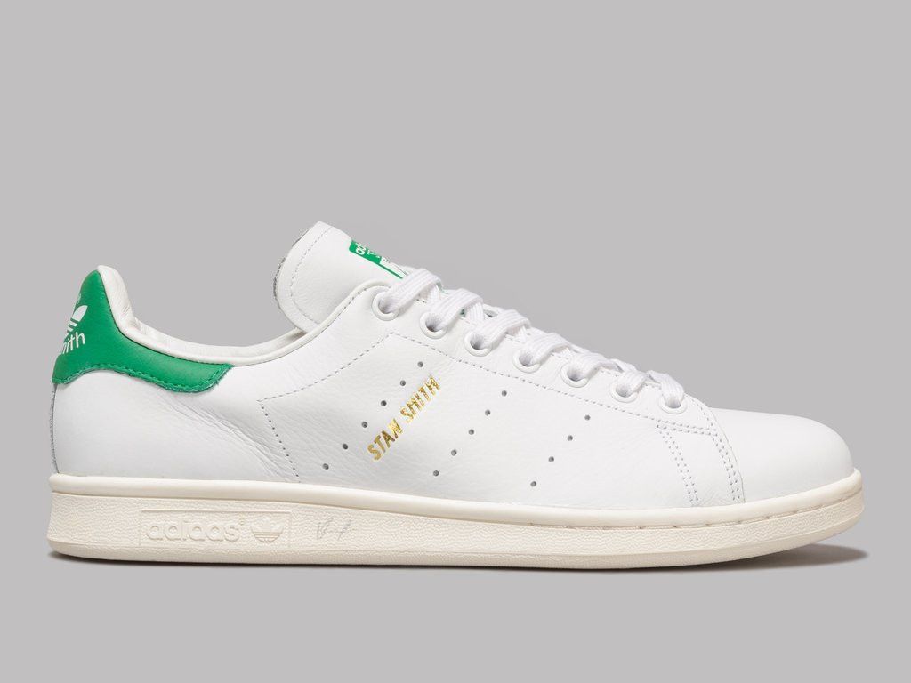 Stan smith with shops gold lettering