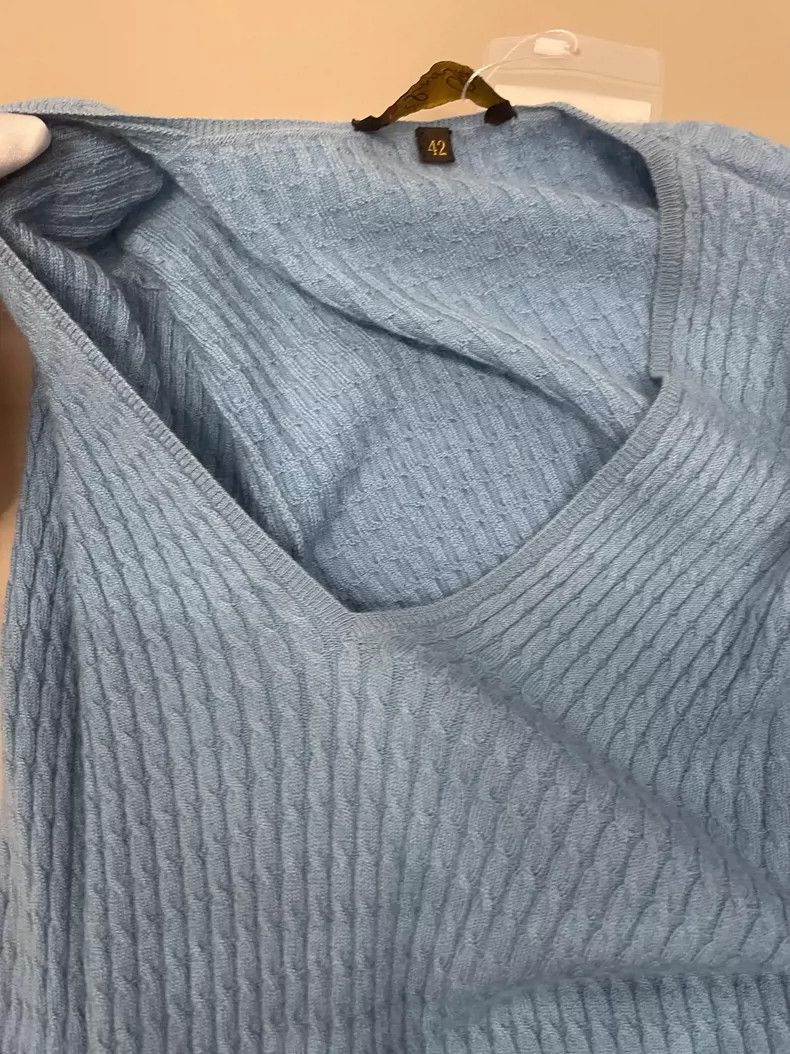 Loro Piana Loro Piana Blue Cashmere V-Neck Sweater Size US L / EU 52-54 / 3 - 2 Thumbnail
