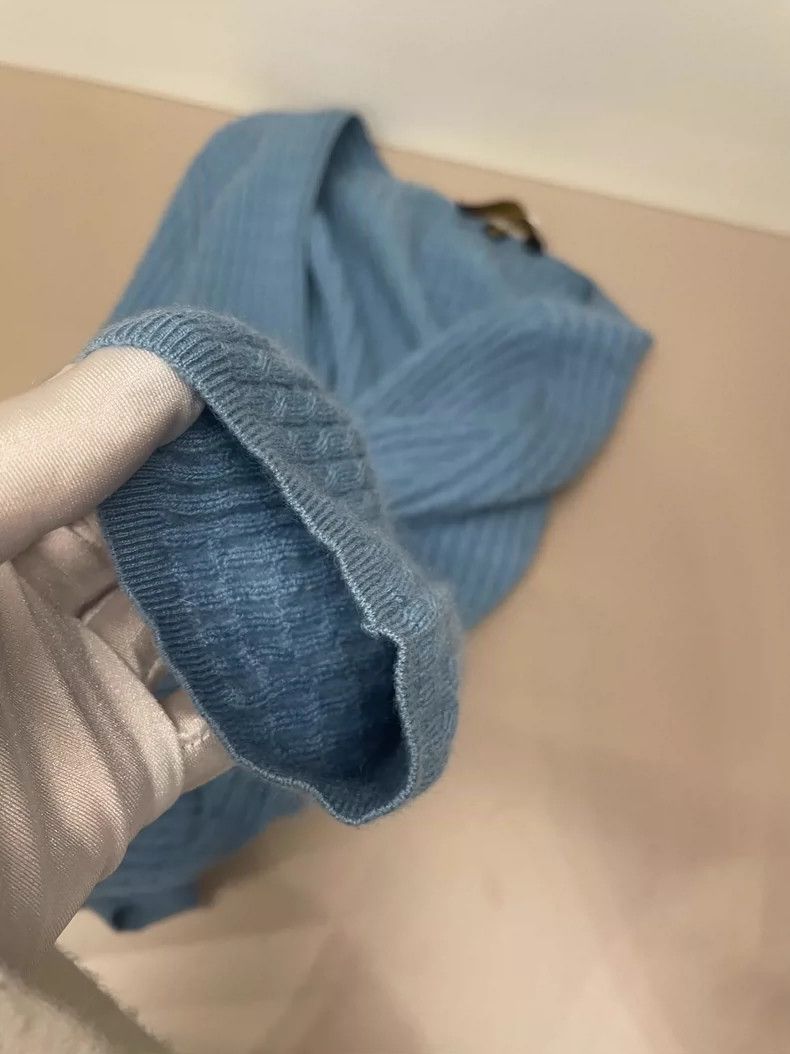 Loro Piana Loro Piana Blue Cashmere V-Neck Sweater Size US L / EU 52-54 / 3 - 5 Thumbnail
