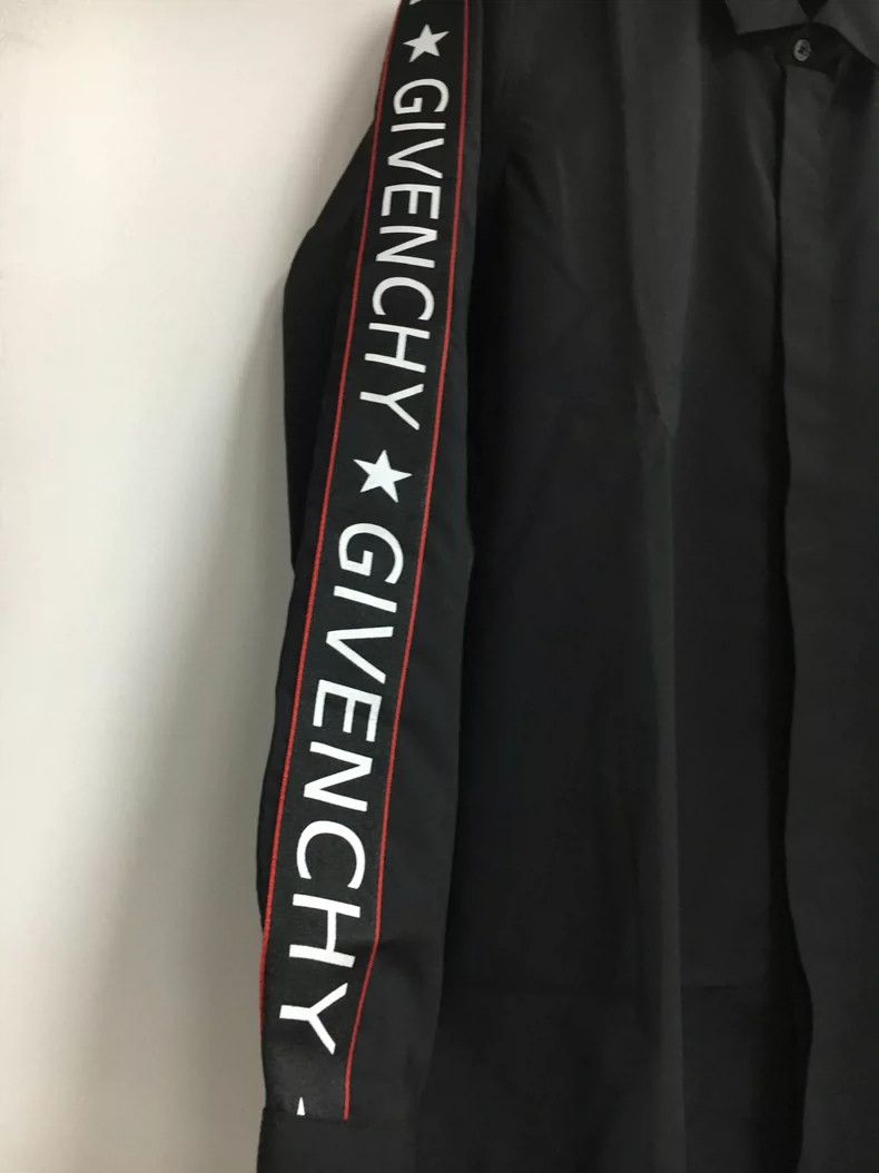 Givenchy Givenchy Black Button-Up Shirt - dmc Size US S / EU 44-46 / 1 - 3 Thumbnail