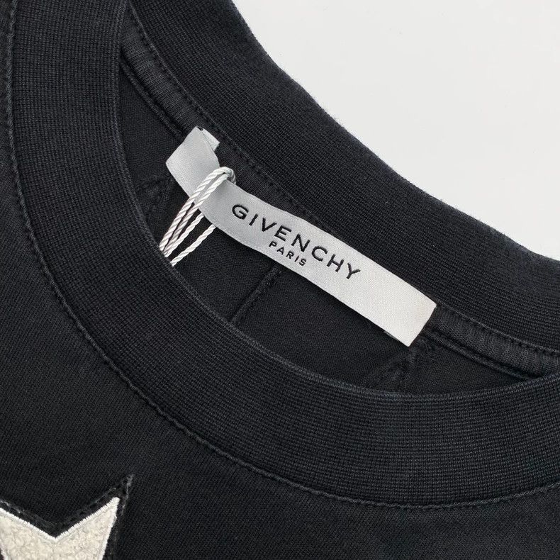 Givenchy Givenchy Men's Black Star Print T-Shirt - dmc Size US XS / EU 42 / 0 - 5 Thumbnail