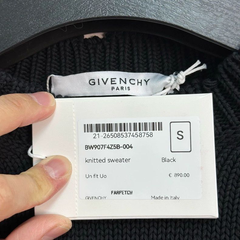 Givenchy Givenchy New Logo Embroidered Sweater - dmc Size US S / EU 44-46 / 1 - 2 Thumbnail