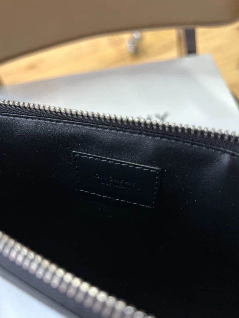 Givenchy Givenchy Black Leather Star Zip Clutch - dmc Size ONE SIZE - 7 Thumbnail