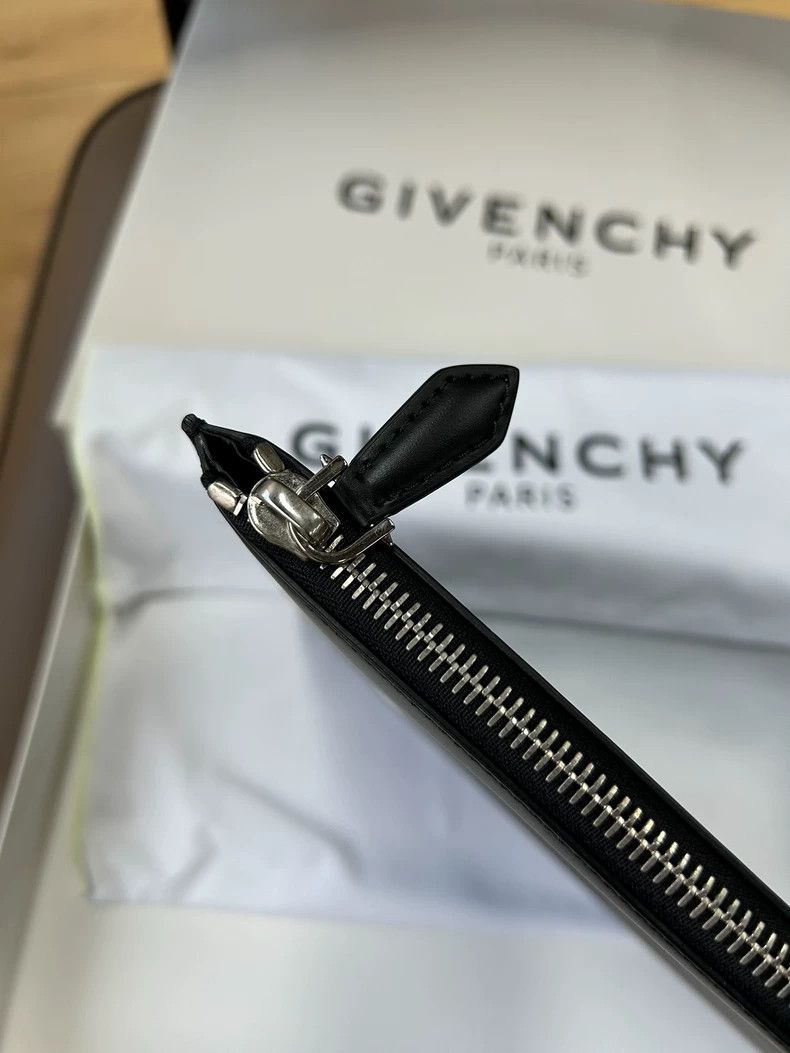 Givenchy Givenchy Black Leather Star Zip Clutch - dmc Size ONE SIZE - 5 Thumbnail