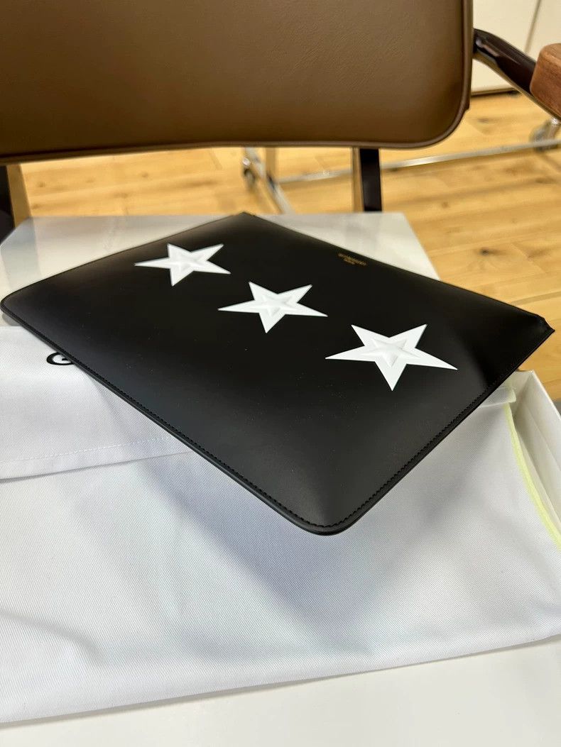 Givenchy Givenchy Black Leather Star Zip Clutch - dmc Size ONE SIZE - 6 Thumbnail