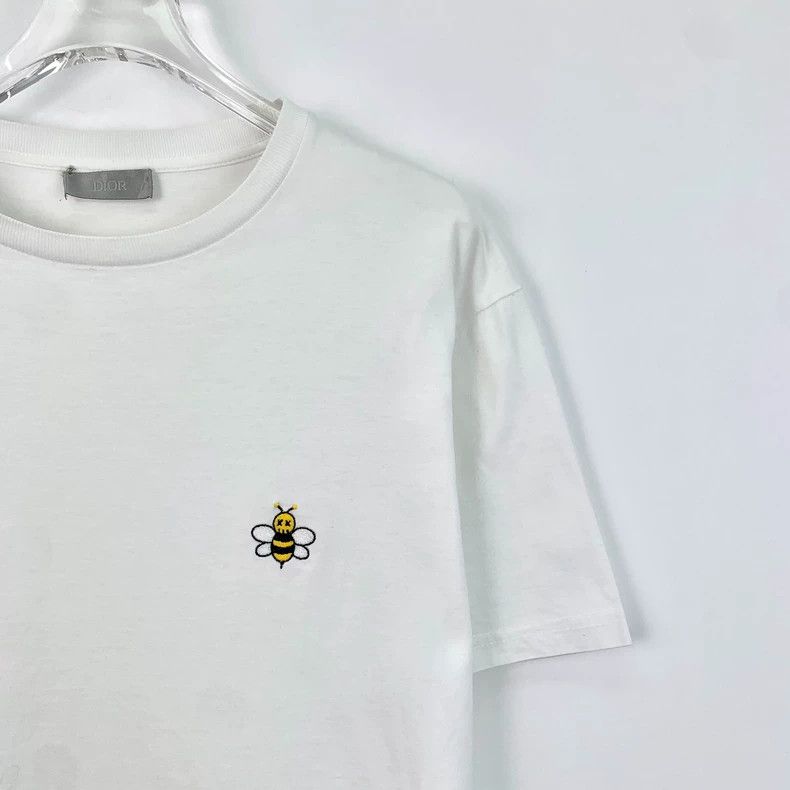 Dior Dior x Kaws White Bee Embroidered T-Shirt - dmc Size US XS / EU 42 / 0 - 3 Thumbnail