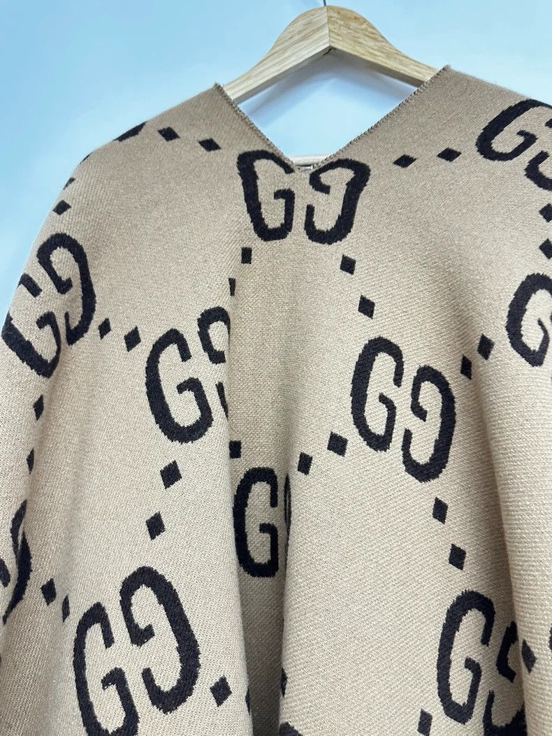 Gucci Gucci Double-Sided Printed Cape -dmc Size US M / EU 48-50 / 2 - 9 Thumbnail