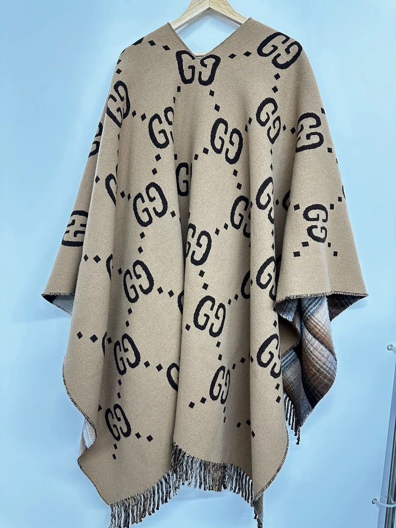 Gucci Gucci Double-Sided Printed Cape -dmc Size US M / EU 48-50 / 2 - 3 Thumbnail