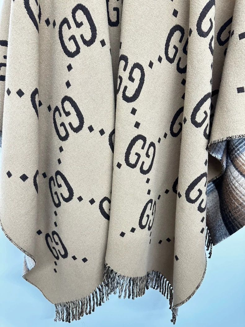Gucci Gucci Double-Sided Printed Cape -dmc Size US M / EU 48-50 / 2 - 8 Thumbnail