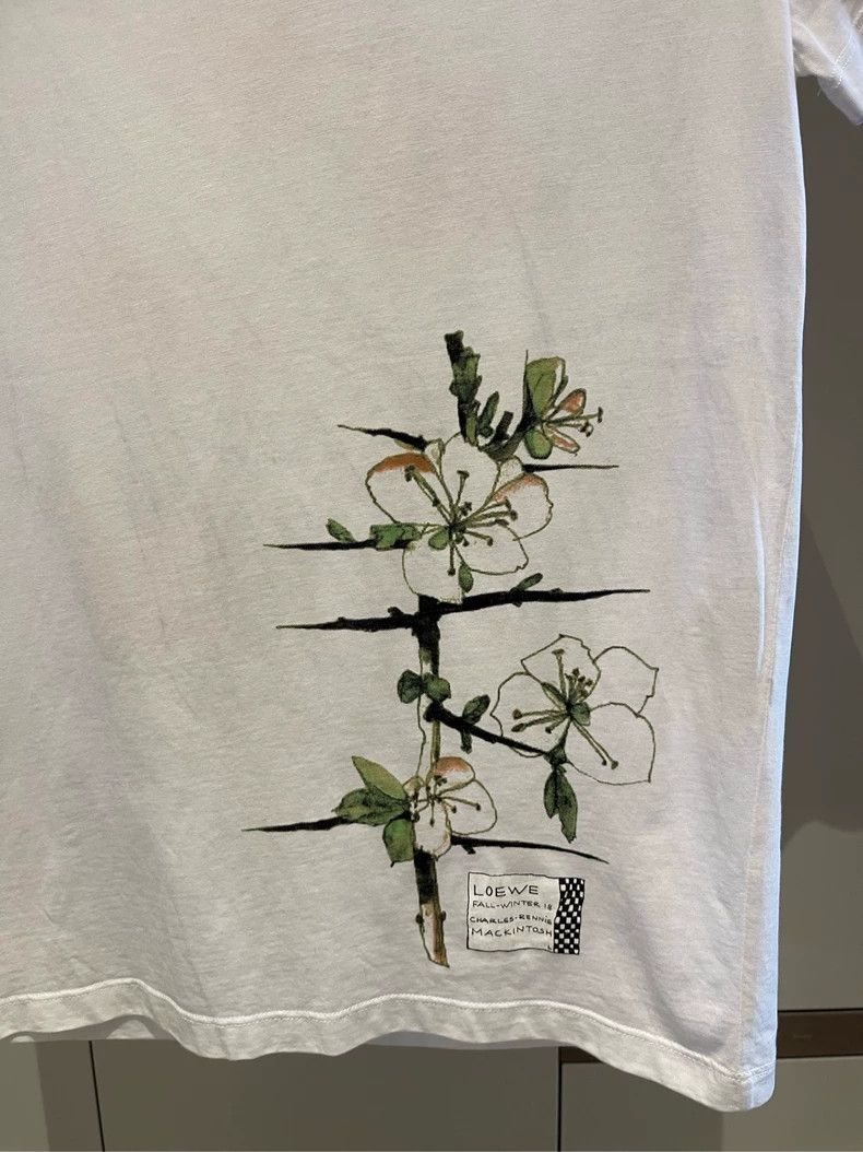 Loewe Loewe White Floral Logo Short Sleeve T-Shirt - dmc Size US XS / EU 42 / 0 - 5 Thumbnail