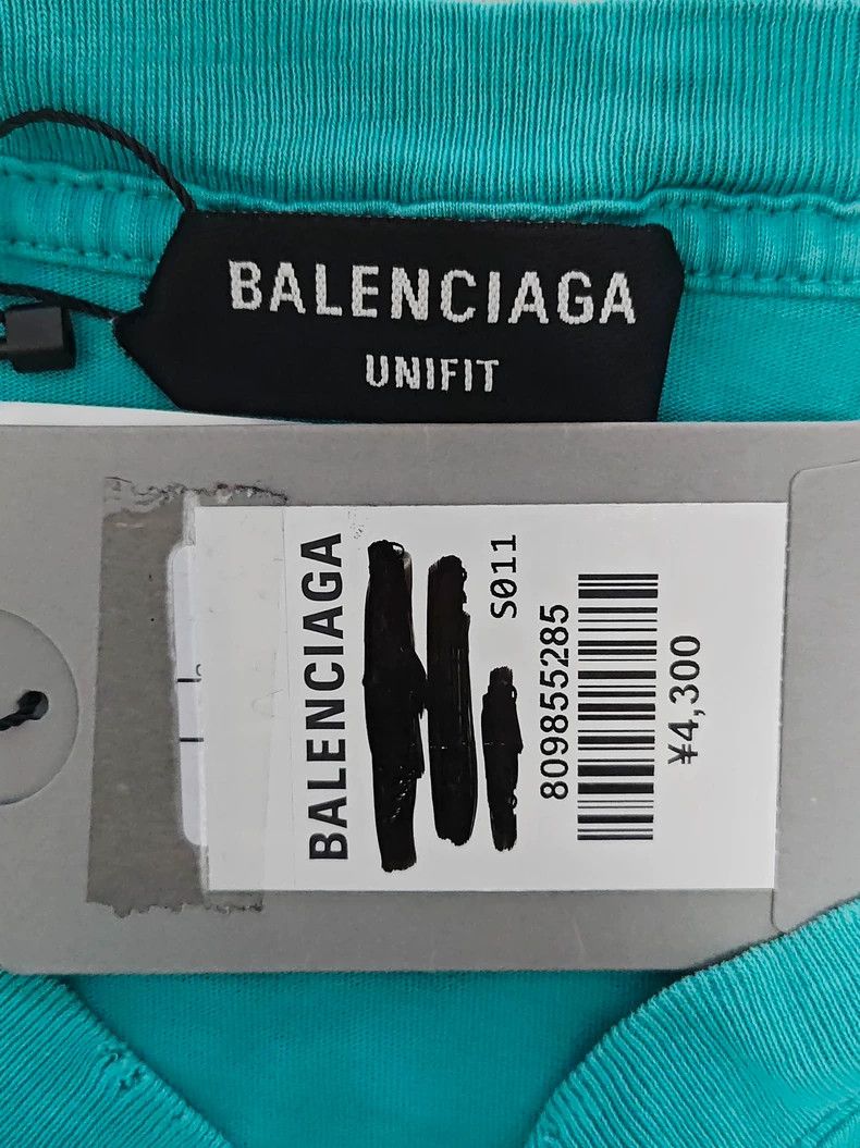Balenciaga Balenciaga 22SS Distressed Short Sleeve Tee - dmc Size US XS / EU 42 / 0 - 4 Thumbnail