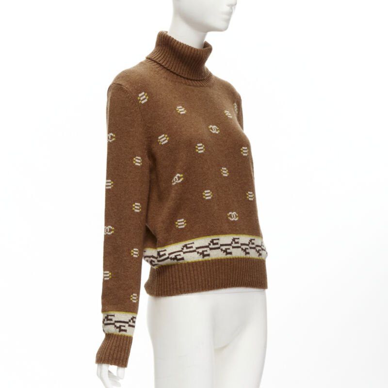 CHANEL 95% cashmere brown yellow CC logo intarsia turtleneck