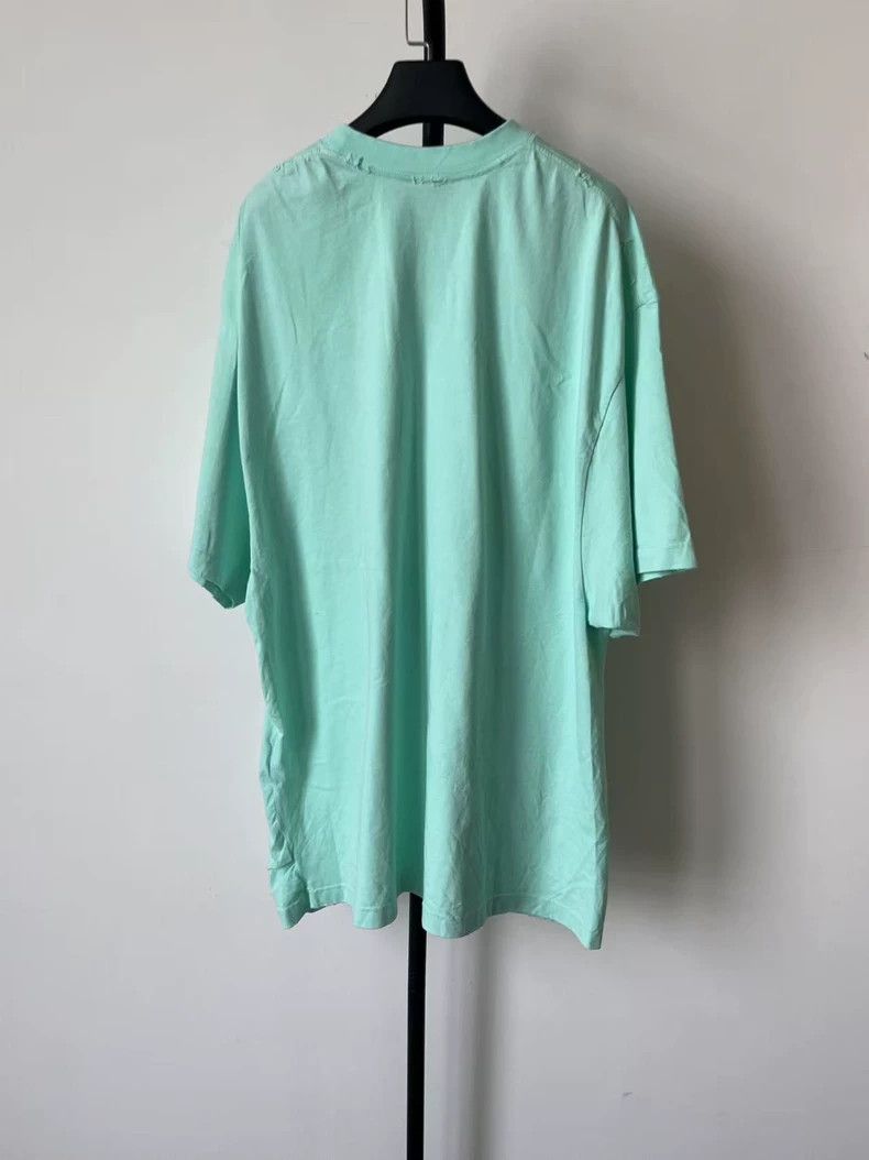 Balenciaga Balenciaga Distressed Solid Crewneck T-Shirt - dmc Size US M / EU 48-50 / 2 - 2 Thumbnail