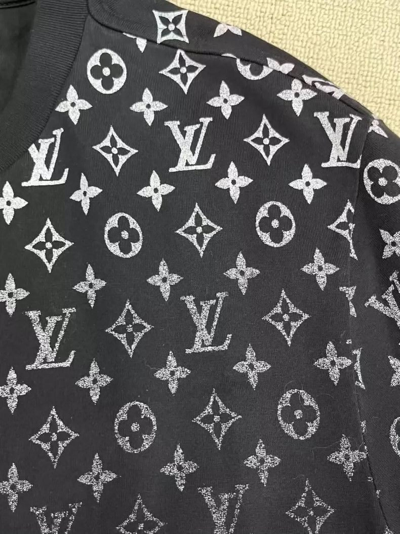 Louis Vuitton Louis Vuitton Gradient Logo Short Sleeve T-Shirt - dmc Size US L / EU 52-54 / 3 - 3 Thumbnail