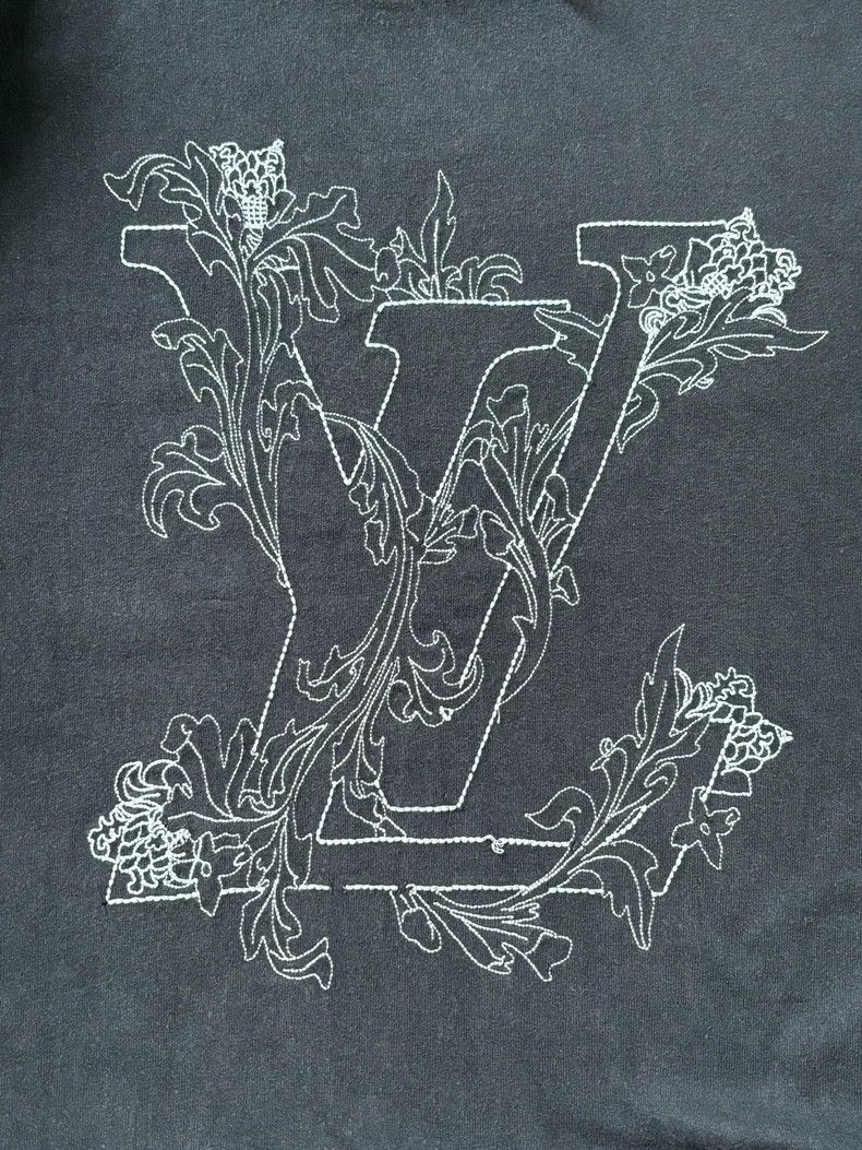 Louis Vuitton Louis Vuitton Embroidered Logo Short Sleeve Tee - dmc Size US M / EU 48-50 / 2 - 3 Thumbnail
