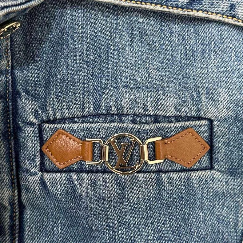Louis Vuitton Louis Vuitton Metal Logo Denim Jacket - dmc Size US L / EU 52-54 / 3 - 4 Thumbnail