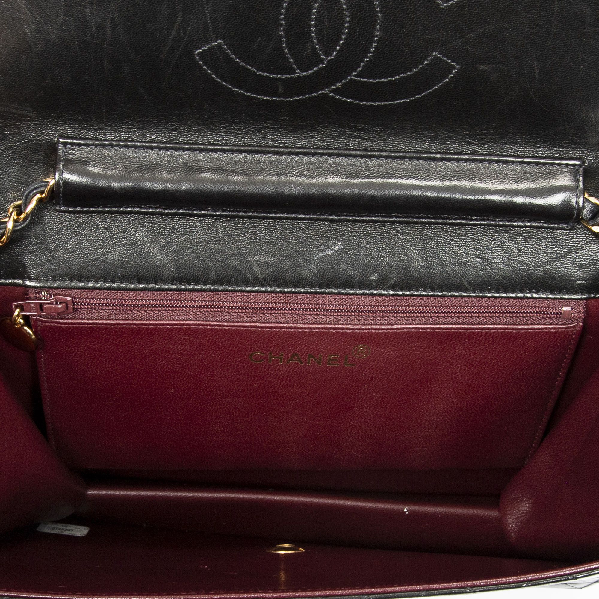 Chanel Vintage Push Lock Straight Flap Size ONE SIZE - 9 Thumbnail