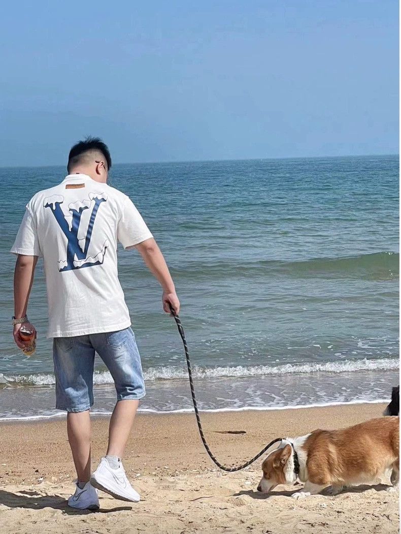 Louis Vuitton Louis Vuitton Snow Mountain Logo Tee - dmc Size US M / EU 48-50 / 2 - 8 Thumbnail