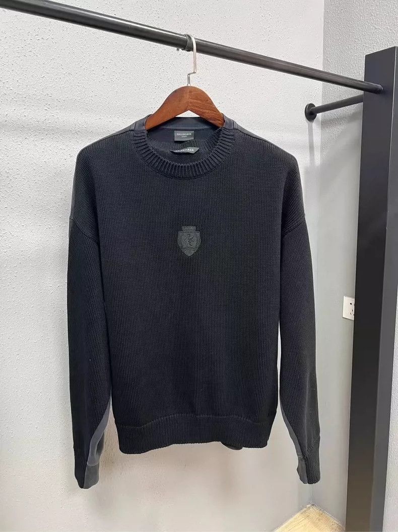 Balenciaga Balenciaga Manchester United Embroidered Sweatshirt - dmc Size US M / EU 48-50 / 2 - 2 Thumbnail