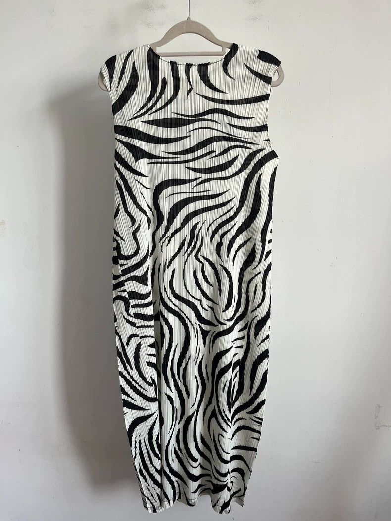 Issey Miyake Issey Miyake Pleated Sleeveless Dress - dmc Size US 30 / EU 46 - 2 Thumbnail