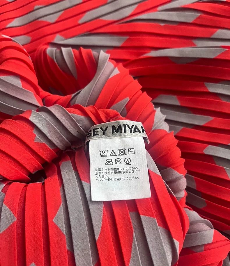 Issey Miyake Issey Miyake Red Gray Plaid Asymmetric Dress - dmc Size ONE SIZE - 2 Thumbnail