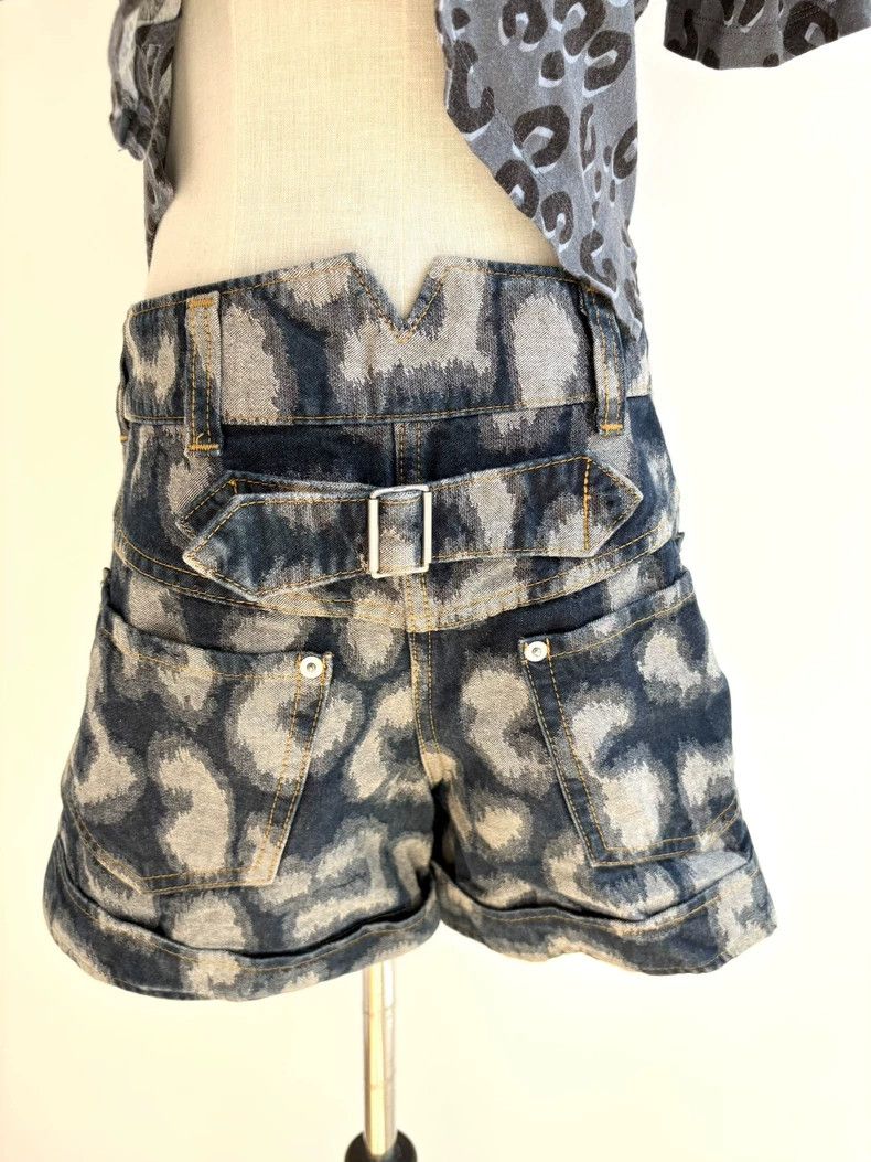 Vivienne Westwood Vivienne Westwood Gray Leopard Short Sleeve T-shirt - dmc Size L / US 10 / IT 46 - 6 Thumbnail