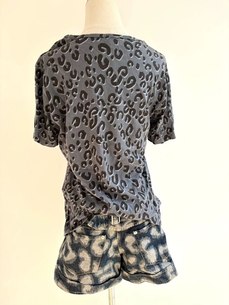Vivienne Westwood Vivienne Westwood Gray Leopard Short Sleeve T-shirt - dmc Size L / US 10 / IT 46 - 2 Thumbnail