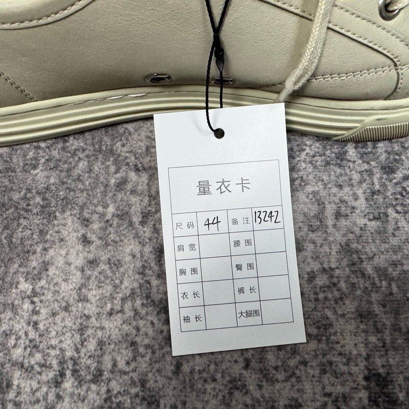 Gucci Gucci Full Leather Low-top Sneakers in Gray Size US 10.5 / EU 43-44 - 8 Thumbnail