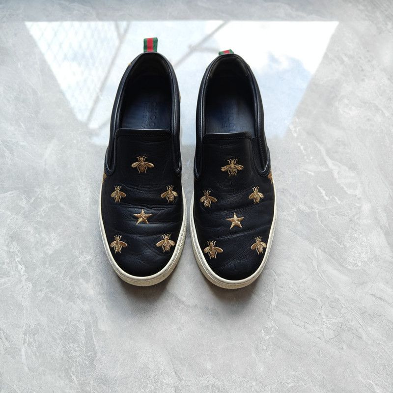 Gucci Gucci Black Leather Bee Embroidered Slip-On Sneakers Size US 8 / EU 41 - 2 Thumbnail