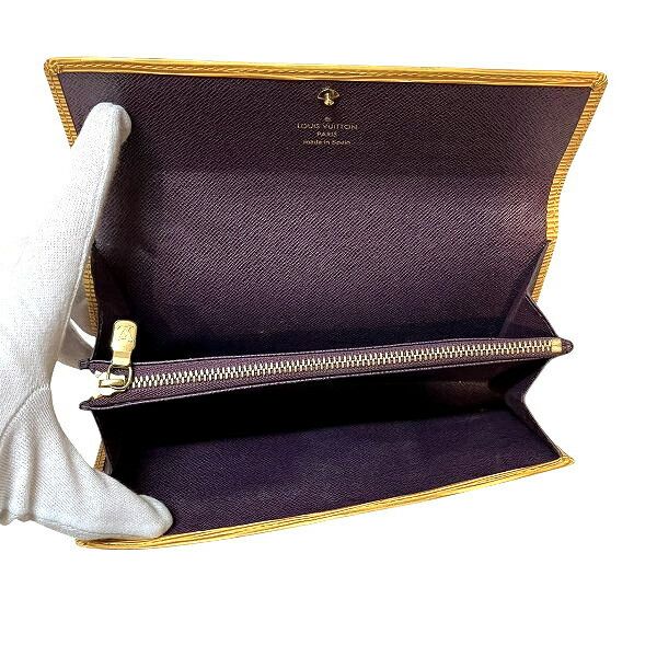 Louis Vuitton Louis Vuitton Louis Vuitton Pochette Portemonnaie Crédit Epi Long Wallet Leather Long Wallet M63579 Size ONE SIZE - 3 Thumbnail