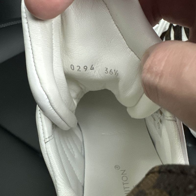 Louis Vuitton Louis Vuitton Archlight White Sneakers for Women 0079 Size US 8 / IT 38 - 5 Thumbnail