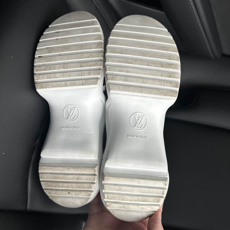 Louis Vuitton Louis Vuitton Archlight White Sneakers for Women 0079 Size US 8 / IT 38 - 4 Thumbnail