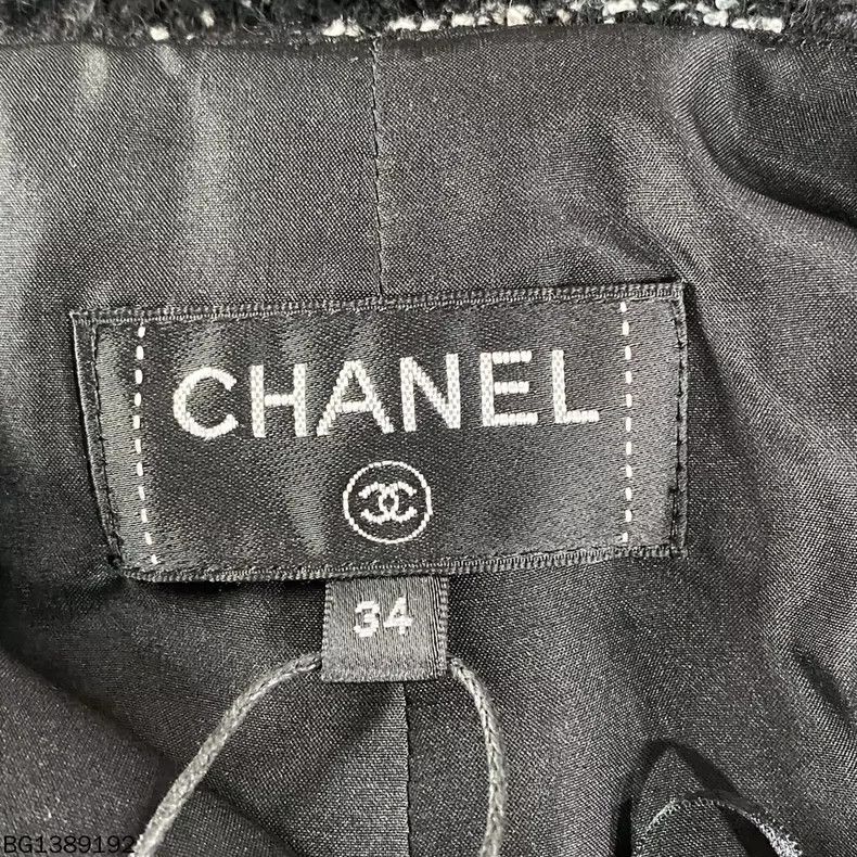 Chanel Chanel 22K Tweed Logo Shorts Size 34" / US 12 / IT 48 - 4 Thumbnail