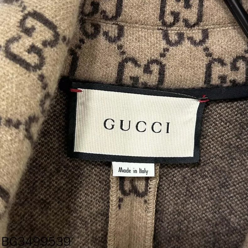 Gucci Gucci Logo Print Gold Button Cape Coat Size S / US 4 / IT 40 - 6 Thumbnail