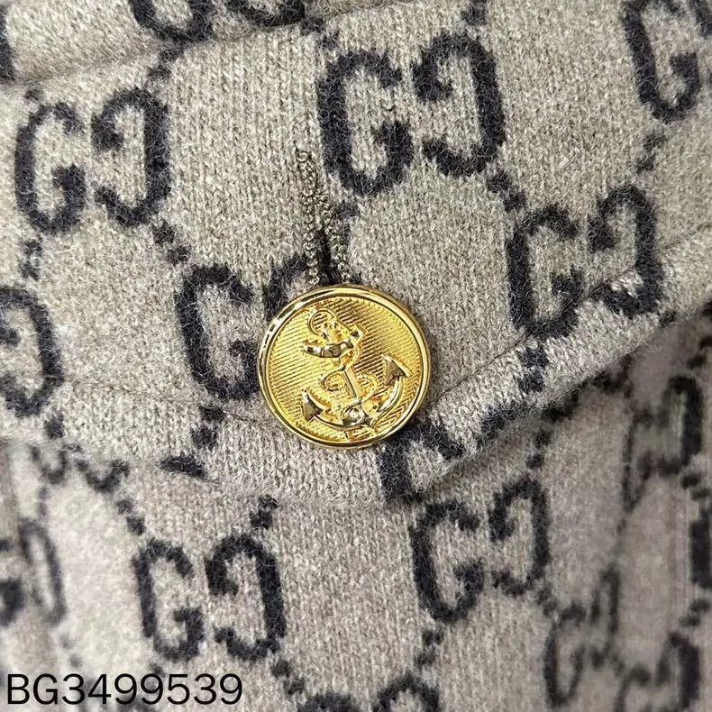 Gucci Gucci Logo Print Gold Button Cape Coat Size S / US 4 / IT 40 - 4 Thumbnail