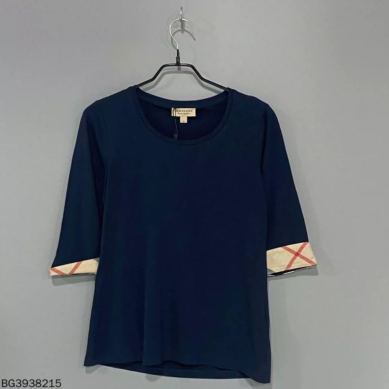 Burberry Burberry Classic Check Mid-Sleeve Top Size M / US 6-8 / IT 42-44 - 2 Thumbnail