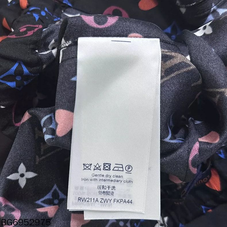 Louis Vuitton Louis Vuitton Logo Print Silk Wide-Leg Pants Size 40" / US 18 - 6 Thumbnail